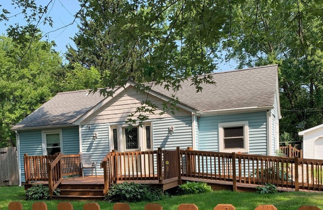 Beautiful 4 bedroom+ in Midland, Beside Park, Fenced Front yard, Access Ramp
