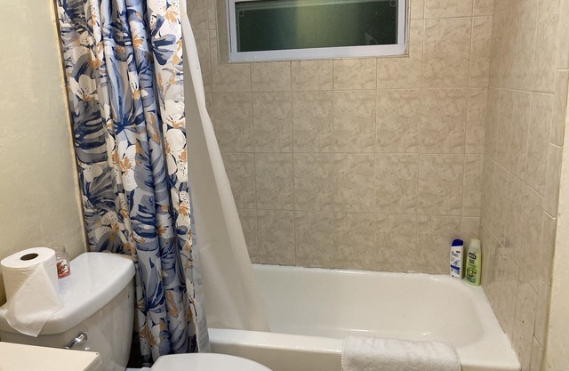 Beautiful Peaceful 1 bedroom duplex 10 minutes from the Pier