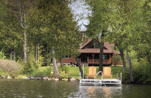 Loon’s Nest - Accueil Lake W / Yard, Fire-pit, Canoe, Kayak et, bien sûr, les huards!