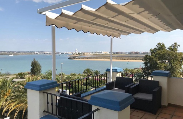 Beautiful penthouse with ocean and marina views