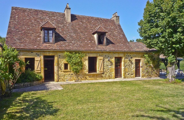 Beautiful Perigordian House, with private pool and garden in a tranquil setting.