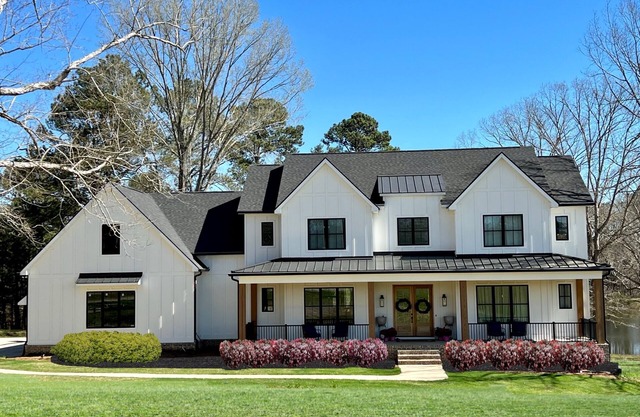 BEAUTIFUL, pet friendly custom home with lake view -- Perfect MASTERS getaway!!