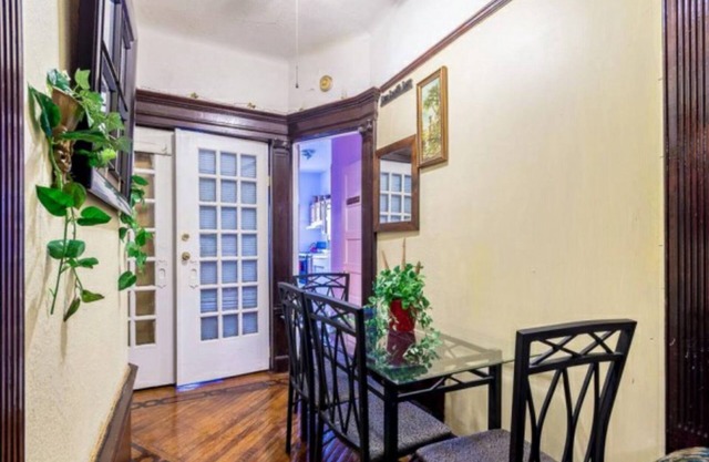 383, avenue Parkside - 3e étage (service pour 6 personnes)