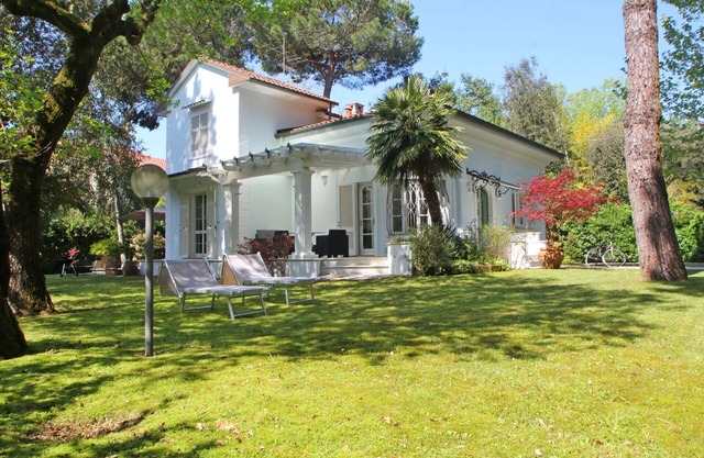 Maison de vacances privée avec climatisation, WIFI, TV, véranda, parking, près de Forte Dei Marmi