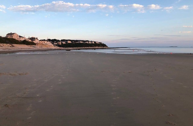 Belle plage de Priscilla - quelques minutes Promenade à la plage-pas d'escalier- Entièrement clôturé dans la cour