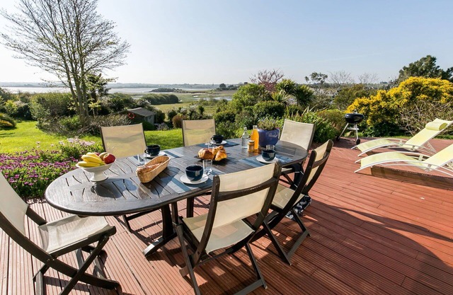 Belle maison de vacances privée avec WIFI, TV, terrasse, animaux admis et parking