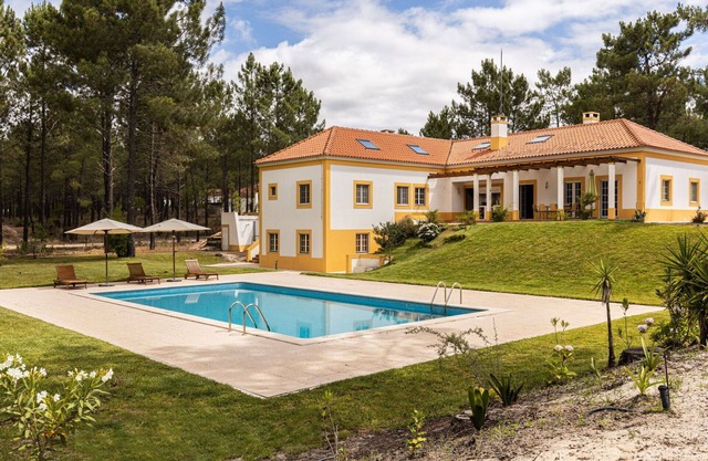 Belle maison de vacances privée avec piscine privée, TV, terrasse et parking