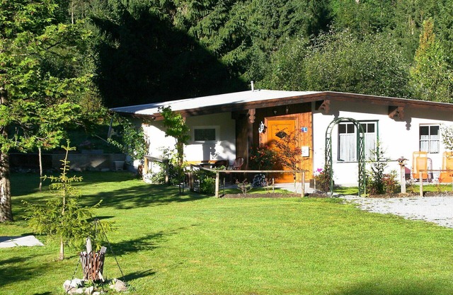 Belle maison de vacances privée pour 4 personnes avec WIFI, TV, terrasse, animaux admis et parking