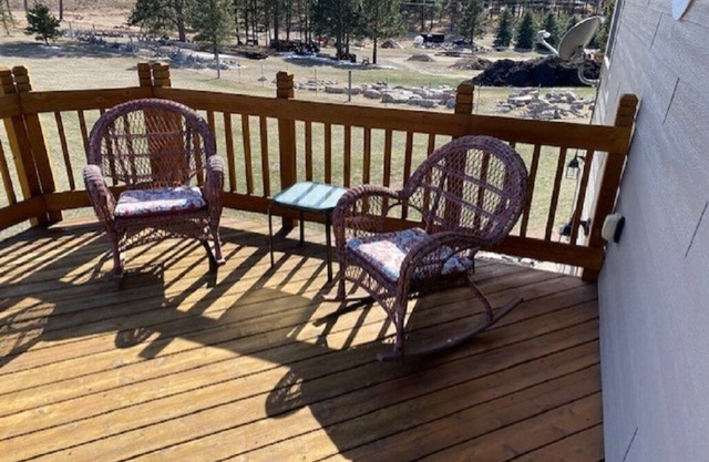 Beautiful private handicap accessible home, close to Custer and Michelson Trail.