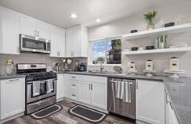 Beautiful, Private, 3 Bd/3-Ba Guesthouse Getaway