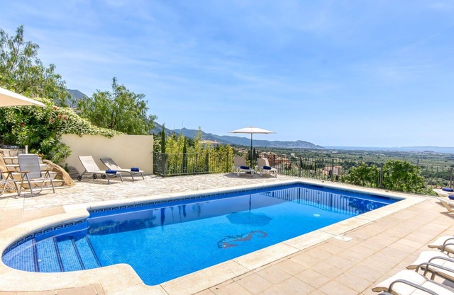 Belle maison de vacances privée avec piscine privée, climatisation, WIFI, TV, terrasse, parking