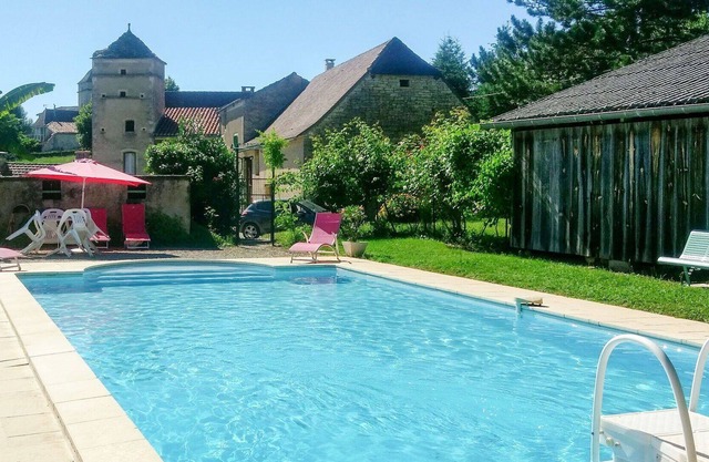 Merveilleuse maison de vacances privée avec piscine privée, TV, balcon, animaux admis et parking
