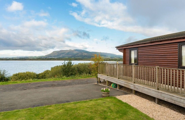 Magnifique maison de vacances privée avec WIFI, TV, balcon, animaux admis et parking
