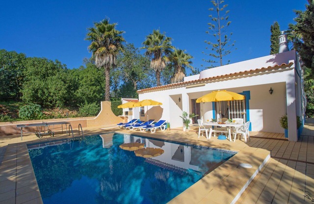 Merveilleuse maison de vacances privée avec climatisation, WIFI, piscine privée, TV et patio