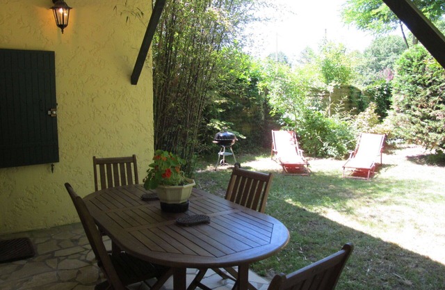 Belle maison de vacances privée pour 4 personnes avec TV, terrasse, animaux admis et parking