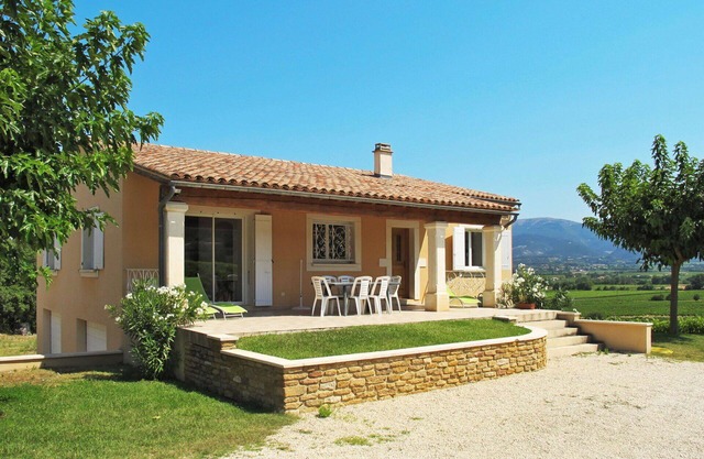 Belle maison de vacances privée pour 6 personnes avec WIFI, TV, terrasse, animaux admis et parking