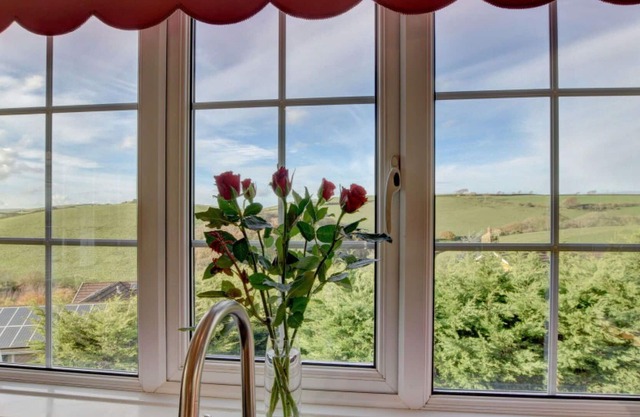 Beautiful private villa for 6 people with WIFI, TV, patio, pets allowed, panoramic view and park...