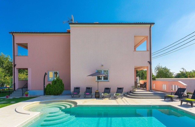 Maison de vacances privée avec WIFI, piscine privée, climatisation, TV, terrasse, animaux admis