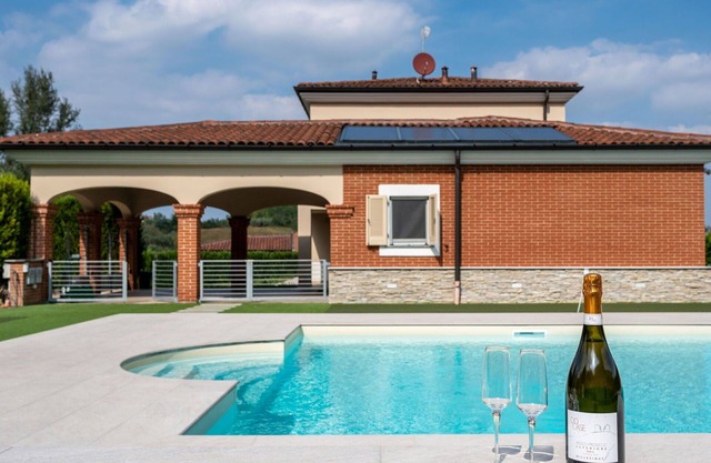 Belle maison de vacances privée avec climatisation, WIFI, piscine privée, TV, terrasse et parking