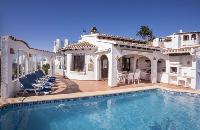 Belle maison de vacances privée avec climatisation, piscine privée, WIFI, TV, patio et parking