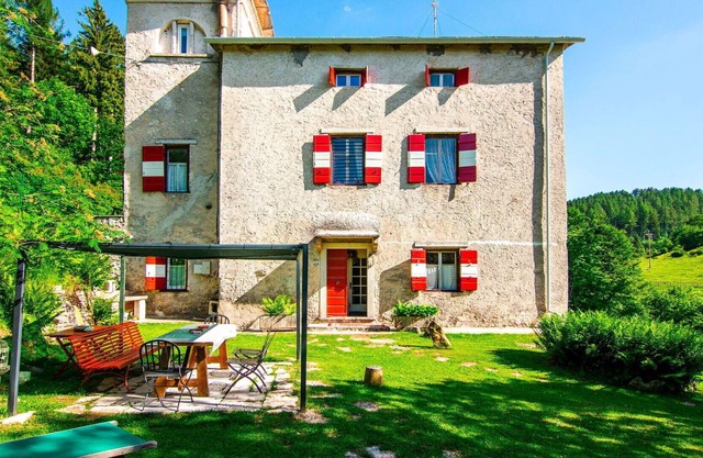 Merveilleuse maison de vacances privée pour 14 personnes avec WIFI, TV, animaux admis et parking