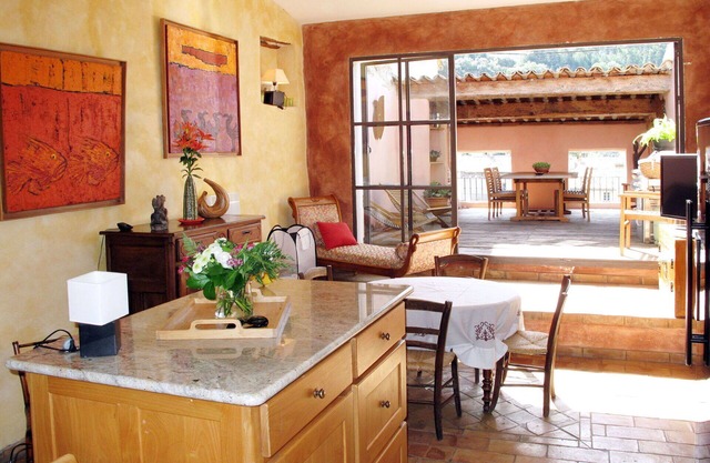 Belle maison de vacances privée avec WIFI, climatisation, TV, terrasse et animaux admis