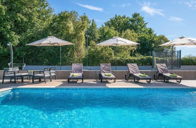 Magnifique maison de vacances privée avec climatisation, WIFI, piscine privée, TV et terrasse