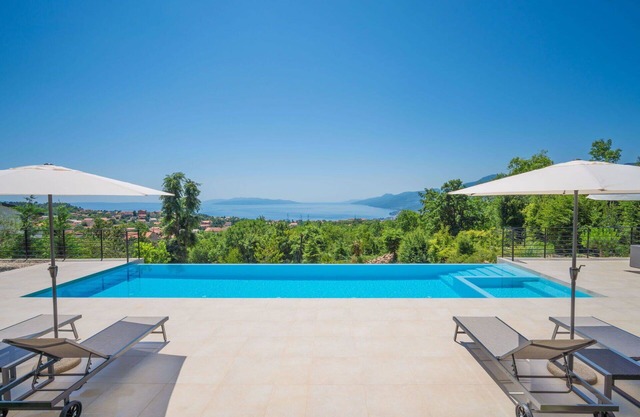Maison de vacances privée avec WIFI, climatisation, bain à remous, piscine privée, TV, terrasse