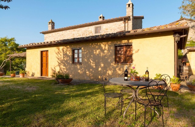 Belle maison de vacances privée avec piscine privée, WIFI, TV, véranda et animaux admis