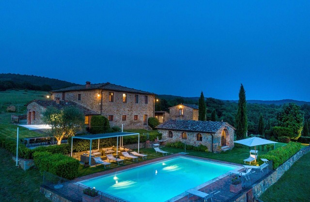 Magnifique maison de vacances privée avec piscine privée, sauna, WIFI, TV et vue panoramique