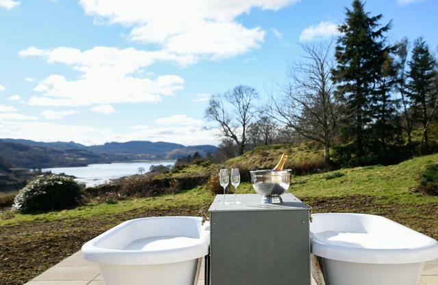 Belle maison de vacances privée avec WIFI, bain à remous, TV, patio, vue panoramique, parking