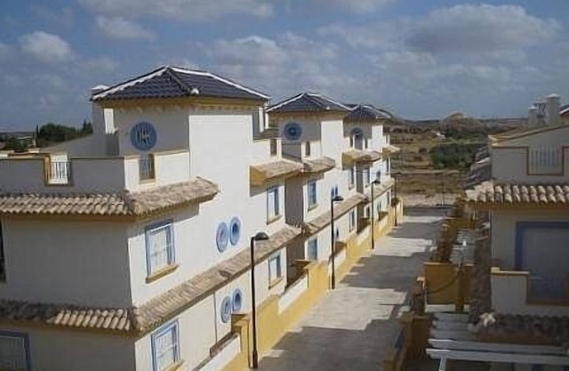 Belle villa quadruple dans un endroit paisible