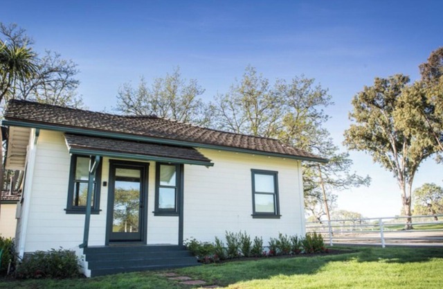 Beautiful quaint cottage farm-stay on private property!