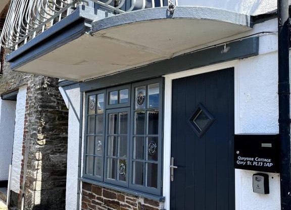Beautiful Quayside Cottage Looe