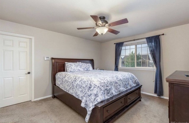 Beautiful quiet bedroom nearby Walmart and hospital