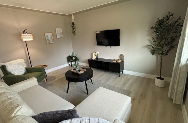 Beautiful Quite fully Furnished Home in Arvada - 10479