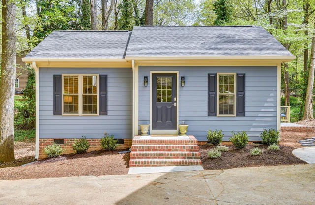 Beautiful Raleigh Cottage Rental 5 Mi to Downtown