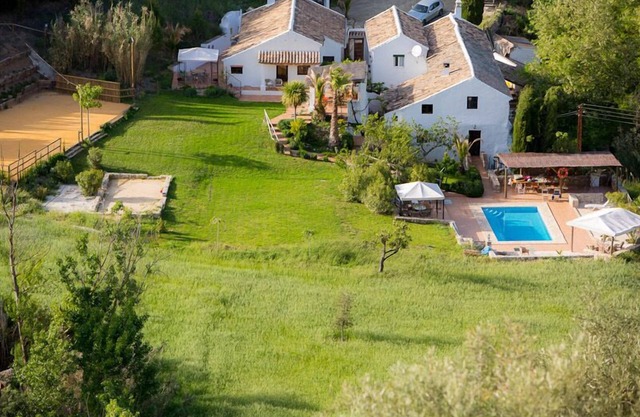 Belle moulin restauré dans le cœur de l'Andalousie. 20 couchages