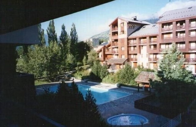 Bel appartement rénové de 6 personnes dans résidence avec piscine d'été.