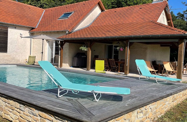 Belle grange rénovée avec piscine privée 9mx4m chauffée, vue sur la vallée
