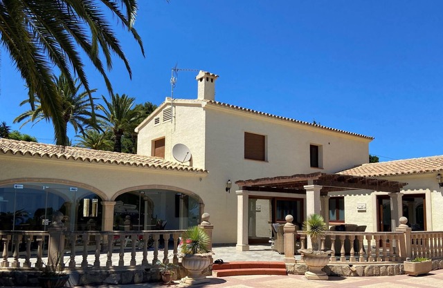 Belle Finca / Villa rénovée avec piscine privée et vue sur la mer
