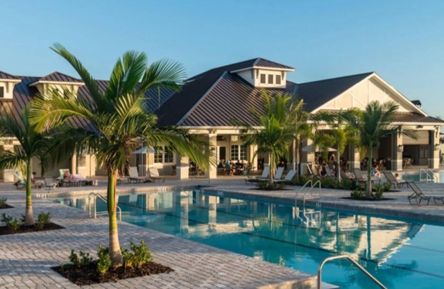 Beautiful Resort Style Timber Creek Townhome