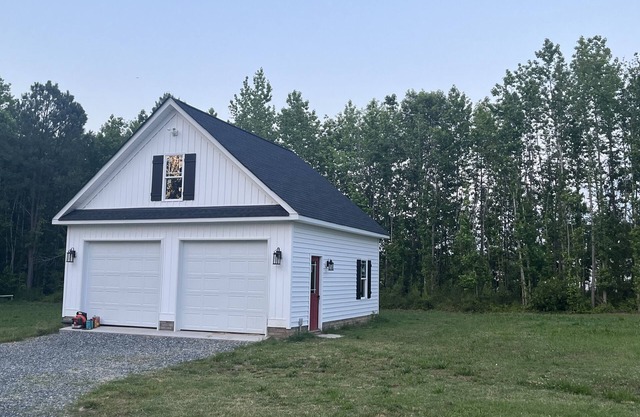 Beautiful River Home with fun amenities! Pet friendly!