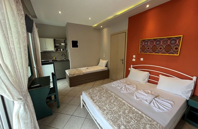 Belle chambre pour 3 personnes à Limenaria, à seulement cinq minutes du centre