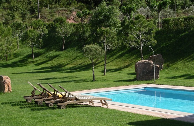 Belle maison rurale, piscine privée, 7 chambres toutes avec salle de bain, 14-17 p