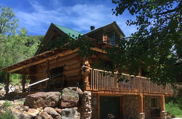 BELLE CABANE MONTAGNE RUSTIQUE-PÊCHEUR-ARTISTE- PARADIS-3 lit 2 salles de bain