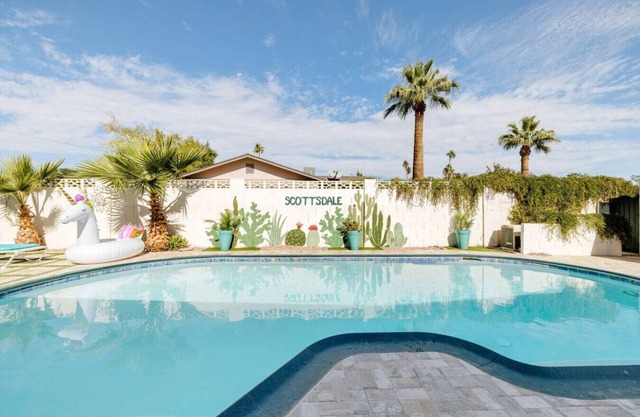 Beautiful Scottsdale Getaway with Heated Pool!