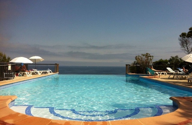 Bel Appartement vue Mer avec piscine chauffée, accès direct plage Pramousquier