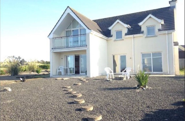 Belle vue sur la mer à Islandmagee près de la côte d'Antrim