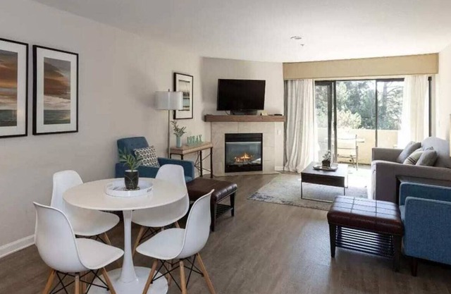 Beautiful Remodeled 1 Bedroom Seascape Resort!